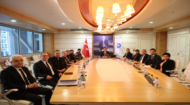 Antalya Büyükşehir Belediye Başkanı Böcek'ten başpehlivan Şimşek'e destek