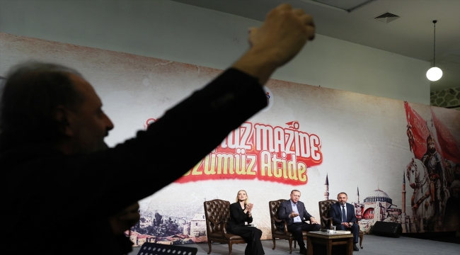 Cumhurbaşkanı Erdoğan, "Kökümüz Mazide, Gözümüz Atide" programında gençlerle buluştu
