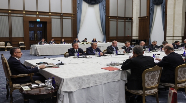Cumhurbaşkanı Yardımcısı Oktay başkanlığında YÖK'ün düzenleme ihtiyaçlarına ilişkin toplantı