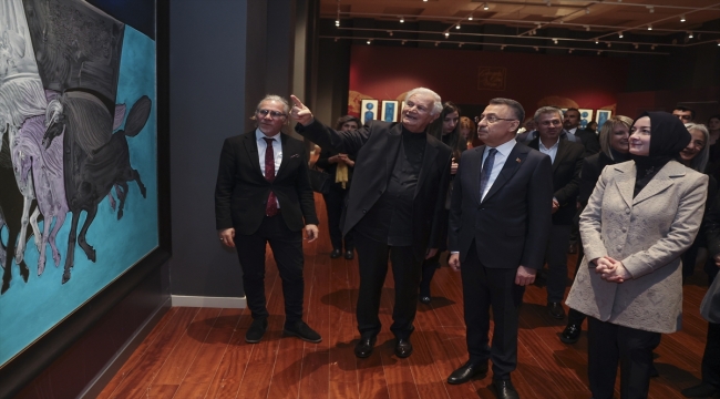 Cumhurbaşkanı Yardımcısı Oktay, sanatçı Tekcan'ın "Atnağme" adlı sergisinin açılışına katıldı