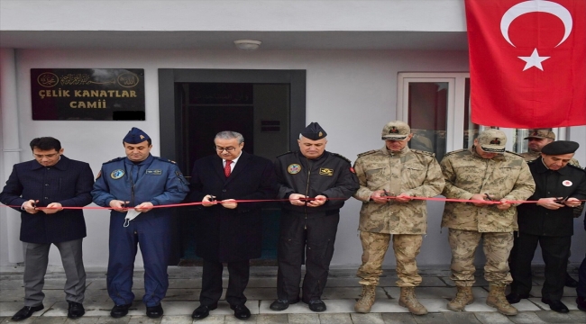 Diyarbakır Valisi Su, Çelik Kanatlar Camisi'nin açılışını yaptı