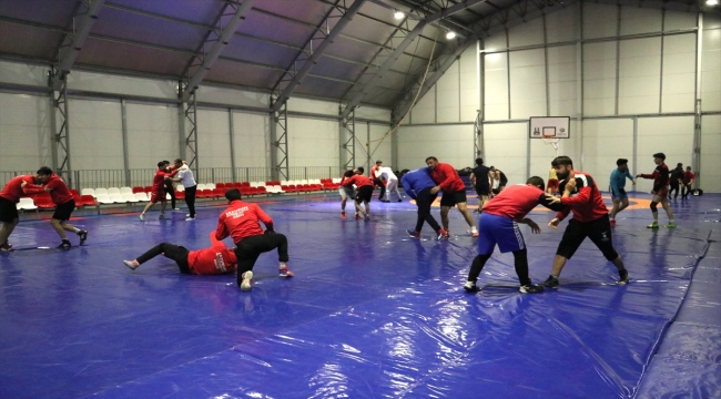 Erzurum'da "Dursun Ali Kishalı Güreş Eğitim Merkezi" açıldı