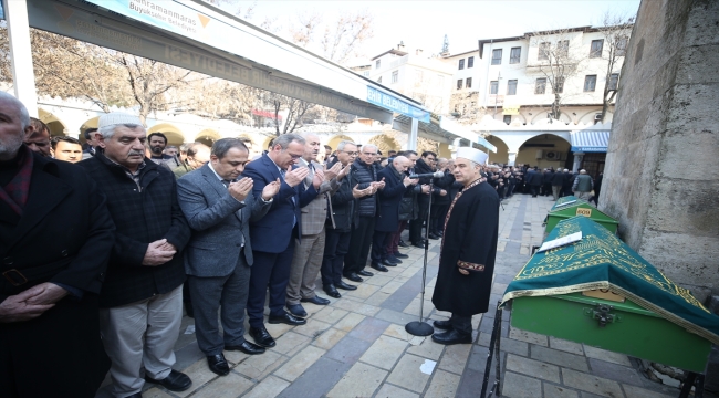 Eski milletvekili Dedeoğlu'nun evlerinde ölü bulunan ağabeyi ve yengesi toprağa verildi