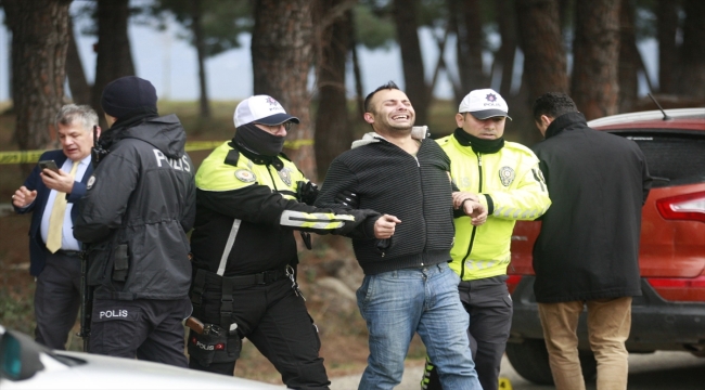 Bursa'da bir kişi annesi, iki ağabeyi ve yengesini silahla öldürdü