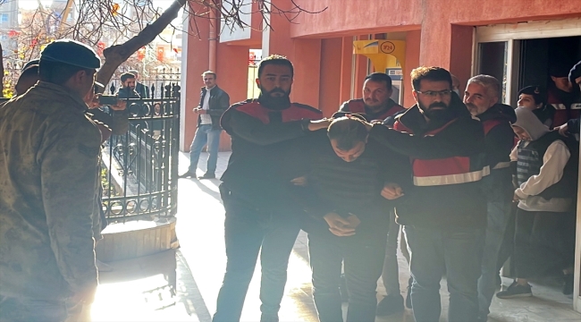 Mardin'de 5 kişinin öldürüldüğü saldırıyla ilgili 5 zanlı adliyede