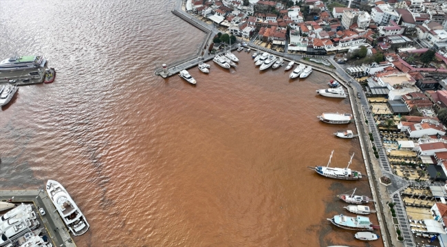 Muğla'da sağanak ve fırtına yaşamı olumsuz etkiliyor