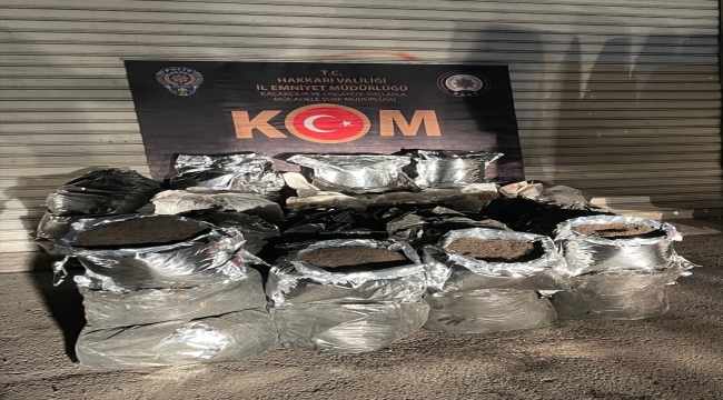 Hakkari'de gümrük kaçağı 1350 kilogram çay ele geçirildi