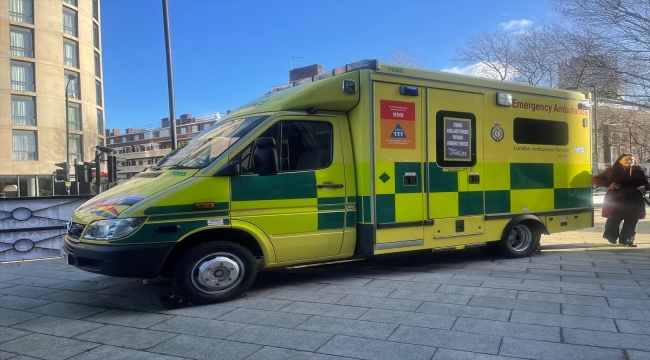 İngiltere ve Galler'de binlerce ambulans çalışanı ikinci kez greve gitti
