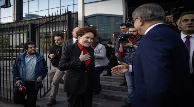 İYİ Parti Genel Başkanı Akşener, Gelecek Partisi Genel Başkanı Davutoğlu ile bir araya geldi