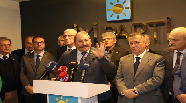 İYİ Partili Akalın'dan İzmir kongresi öncesi adaylara "eşit mesafe" açıklaması 