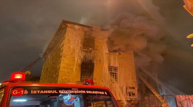 Karaköy'deki Ermeni kilisesinde yangın çıktı