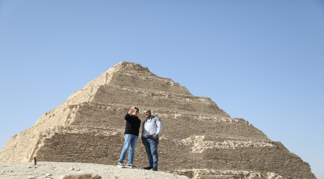 Mısır'da Firavun Hanedanlığı döneminden kalma 4 bin 300 yıllık mumya bulundu