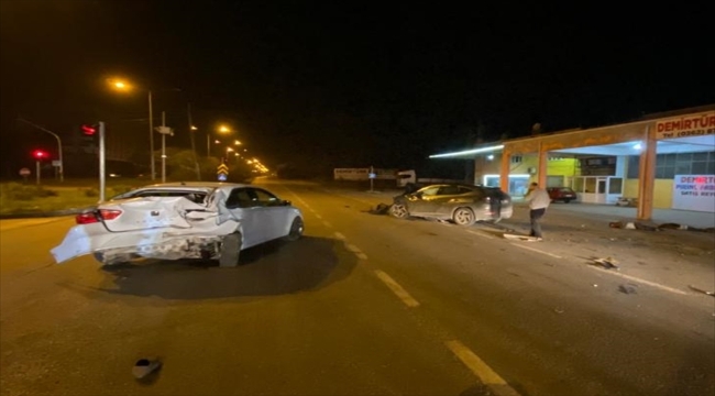 Samsun'da otomobilin çarptığı baba ve oğlu hayatını kaybetti