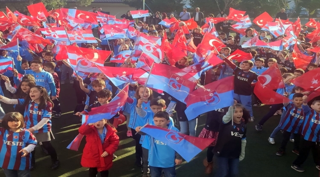 Trabzonspor marşlarıyla karne aldılar