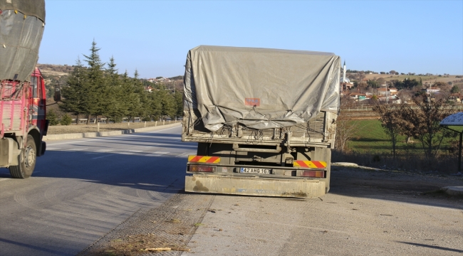 Uşak'ta kamyona çarpan işçi servisindeki 5 kişi yaralandı