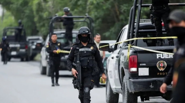 Zırhlı araçlarla cezaevi baskını: 10 memur öldü