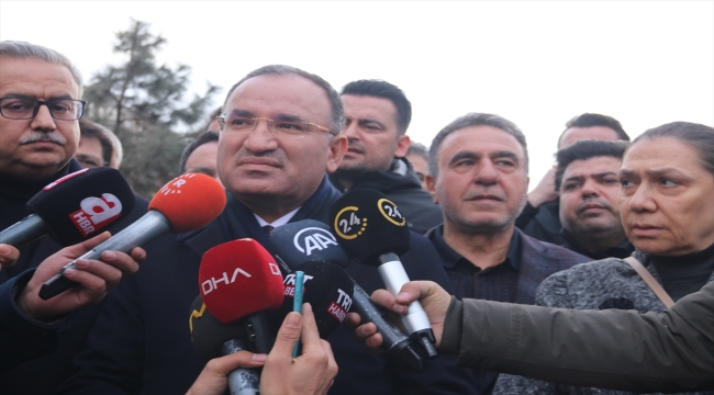 Adalet Bakanı Bozdağ, deprem bölgesi Diyarbakır'da konuştu