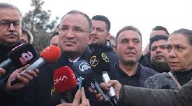 Adalet Bakanı, Diyarbakır'da depremde yaralanan vatandaşları ziyaret etti