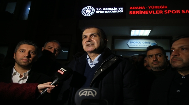 AK Parti Sözcüsü Çelik Adana'da spor salonlarında kalan depremzedelerle görüştü: