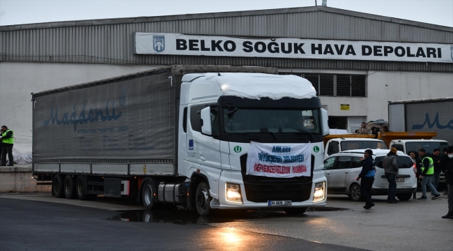 Ankara Büyükşehir Belediyesi deprem bölgesine 500 tır yardım malzemesi gönderdi