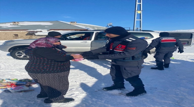 Depremin merkez üssü Elbistan'da 3 bin 54 arama kurtarma personeli görev yapıyor