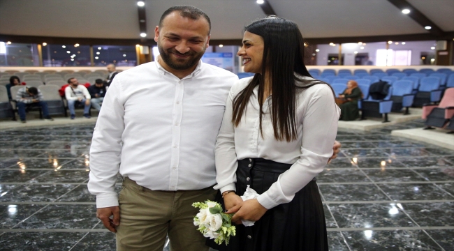 "Asrın felaketini" Hatay'da yaşayan depremzedeler, Mersin'de evlendi