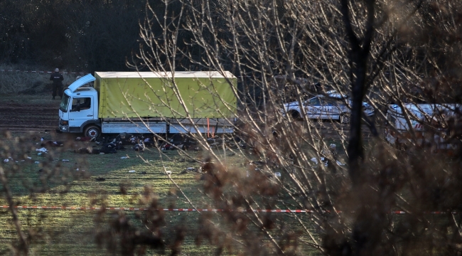 Bulgaristan'da terkedilmiş bir kamyonda 18 düzensiz göçmen ölü bulundu