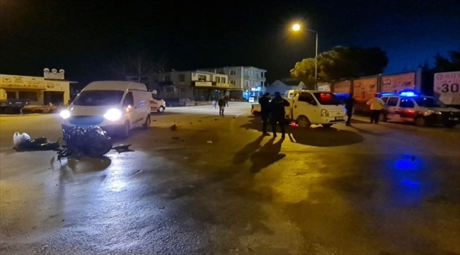 Bursa'da kamyonetle motosikletin çarpıştığı kazada 2 kişi yaralandı