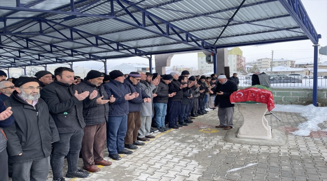 Depremde hayatını kaybeden öğretmen Aksaray'da son yolculuğuna uğurlandı