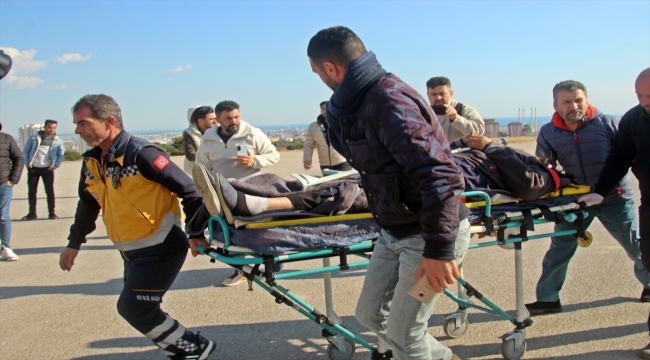Depremde yaralanan 156 kişi, TCG İskenderun gemisiyle Mersin'e sevk edildi