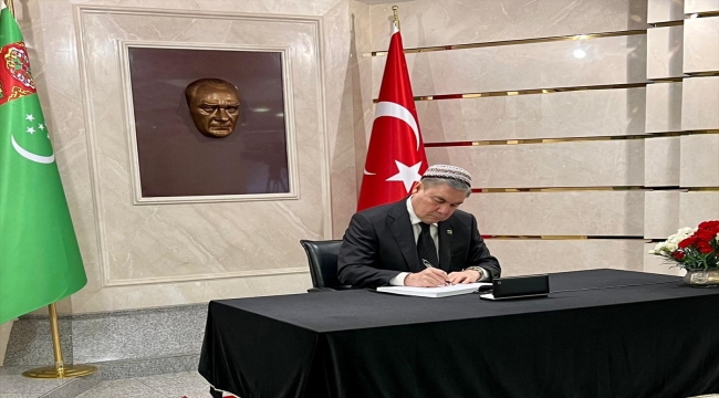 Eski Türkmenistan Cumhurbaşkanı Berdimuhamedov, Aşkabat Büyükelçiliği'nde taziye defterini imzaladı