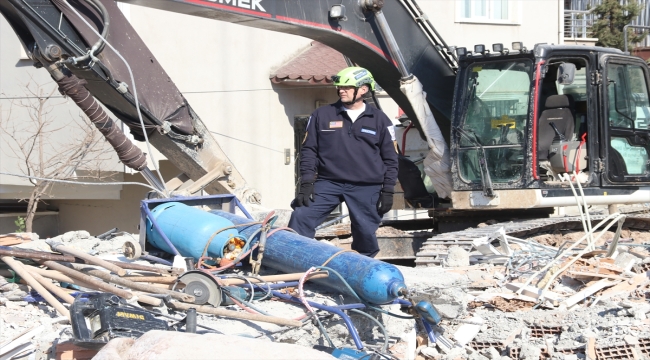 Gölcük depreminde can kurtaran ABD'li, bu depremde de Türkiye'yi yalnız bırakmadı