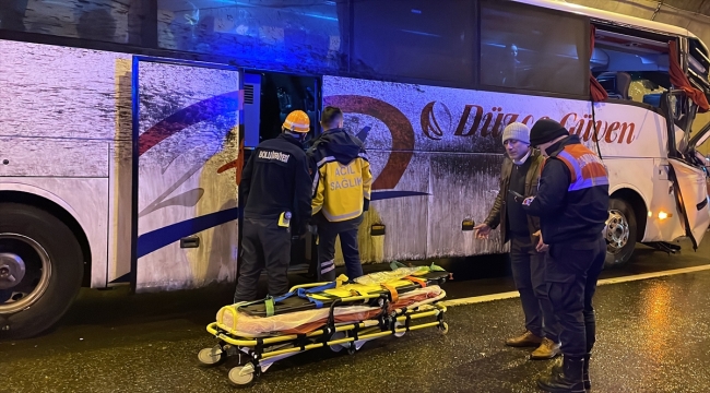 Anadolu Otoyolu'nda zincirleme trafik kazasında 1 kişi öldü, 6 kişi yaralandı