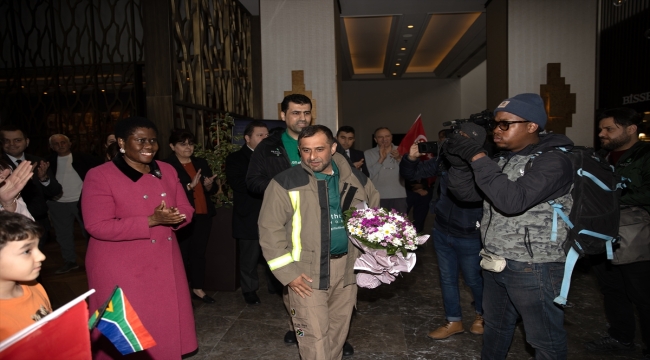 Güney Afrika arama kurtarma ekibi lideri Bham: "Türk halkının misafirperverliğine hayran kaldık"