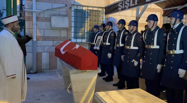 Hatay'da depremde yaşamını yitiren Jandarma Uzman Çavuş İstanbul'da toprağa verildi