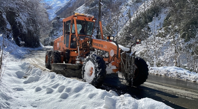 Karadeniz'de 5 ilde 752 yerleşim yerine ulaşım sağlanamıyor