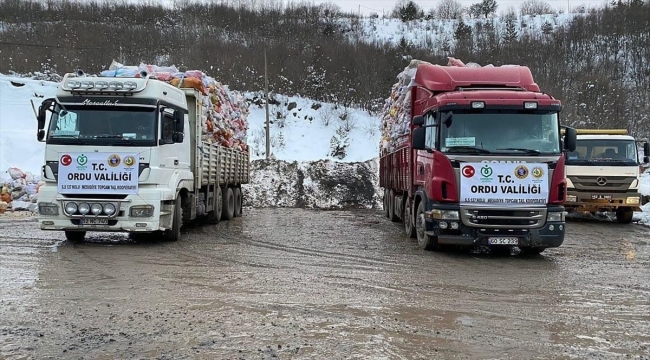 Karadeniz'den deprem bölgesine yardım seferberliği 11. günde de sürüyor