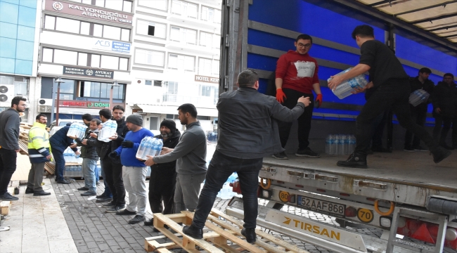 Karadeniz'den yardımlar depremin beşinci gününde de devam etti