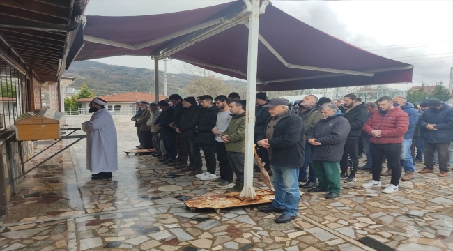 Kocaeli'de doğal gaz patlamasının ardından kaldırıldığı hastanede ölen kişi defnedildi 