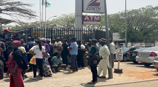 Nijerya'da nakit sıkıntısı devam ediyor