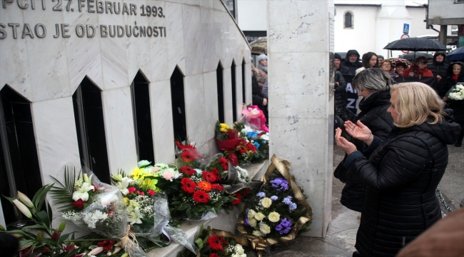 Sırbistan'dan Karadağ'a giden trenden kaçırılarak öldürülen 19 kişi katliamın 30. yılında anıldı