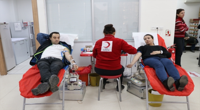 Trakya'da vatandaşlar kan bağışında bulunmaya devam ediyor
