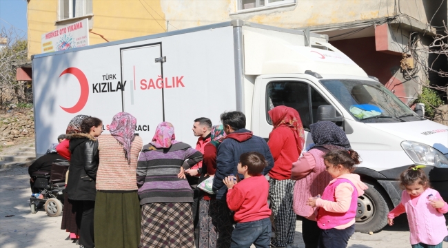 Türk Kızılay mobil sağlık araçları deprem bölgesinde çalışmalarını sürdürüyor