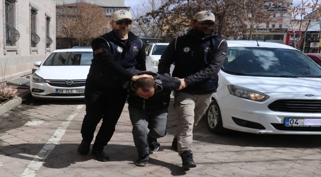 Ağrı'da yakalanan silahlı eylem hazırlığındaki terörist adliyeye sevk edildi