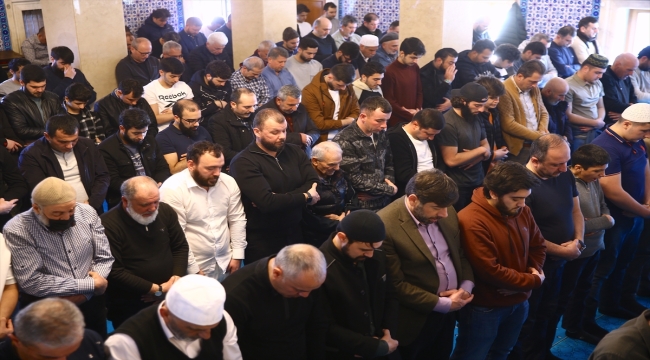 Azerbaycan'da ramazan ayının ilk cuma namazı kılındı