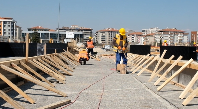 Bakan Kurum'dan Malatya'da yapımı süren geçici iş yerlerine ilişkin paylaşım: