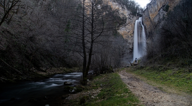 Bosna Hersek'te doğal güzelliğiyle turistleri hayran bırakan şelale: Blihe