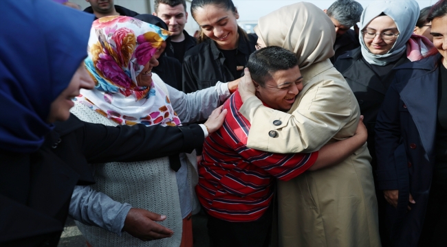 Emine Erdoğan, Hatay'da depremzedelerle bir araya geldi