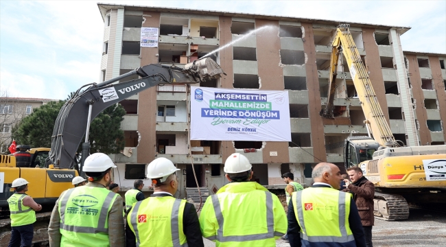 Eyüpsultan'da "yerinde dönüşüm" projesi kapsamında 7 blokun yıkımı gerçekleştirildi