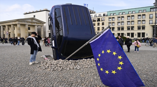 Greenpeace, Alman hükümetinin ulaşım politikasını protesto etti